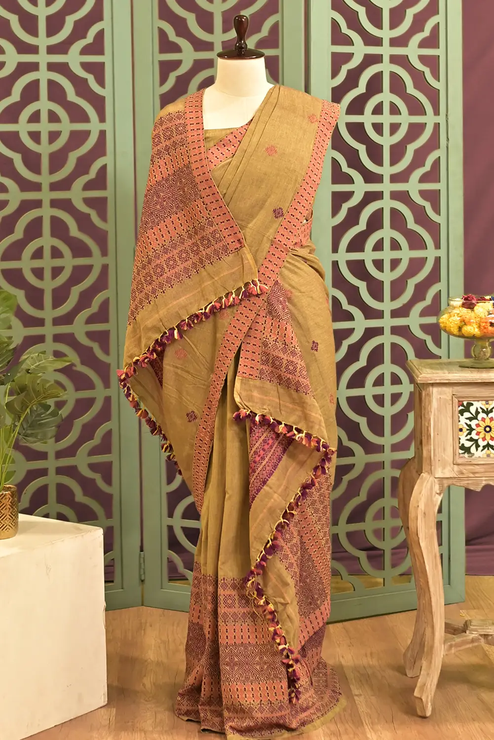 Hemlekhaa (হেমলেখা)